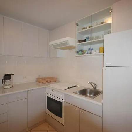 Daidzic By El-pi Tours Apartamento Njivice