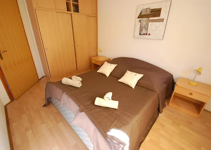 Daidzic Lägenhet Njivice