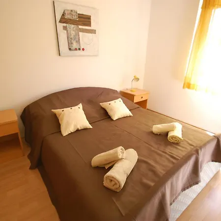 Διαμέρισμα Daidzic By El-pi Tours Njivice