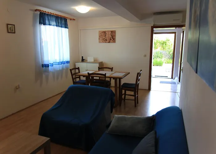 Daidzic By El-pi Tours Njivice